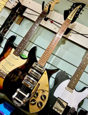 Rickenbacker 325V59 Bigsby Jetglo Semi Hollow Electric Guitar Hard Case 1996 John Lennon