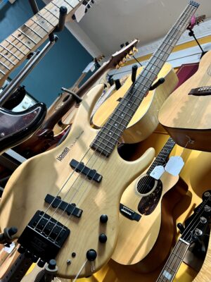 Hohner The Jack Bass H/Less Maple Body