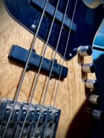 Elrick Expat 4 Jazz Bass Guitar & Bag Used - Image 4